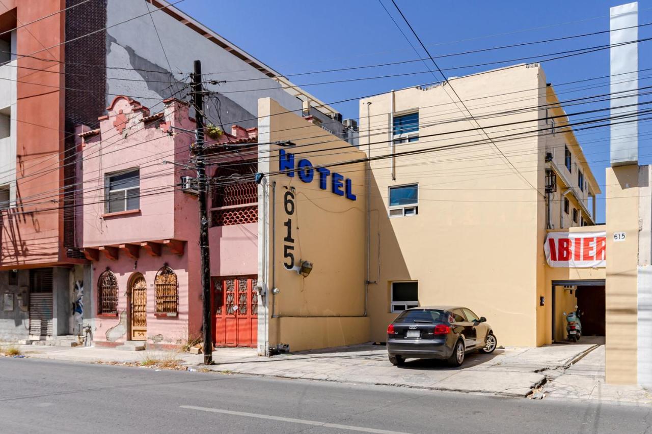 Ayenda Blue Cristal Hotel Monterrey Bagian luar foto